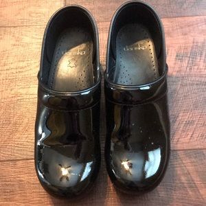 Dansko (shiny black) Clogs!